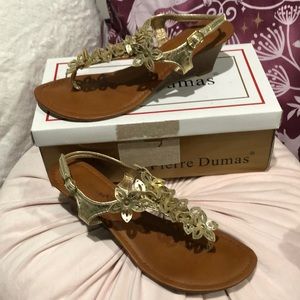 Pierre Dumas gold wedge